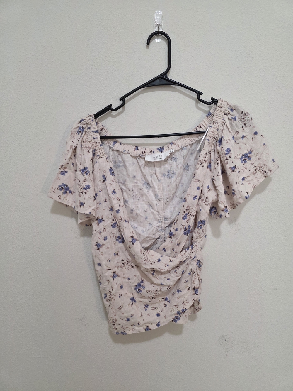 Astr Beige Floral V-Neck Flutter Sleeve Blouse